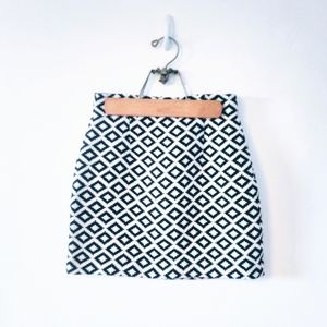 🌿Zara Black and White Diamond Mini Skirt